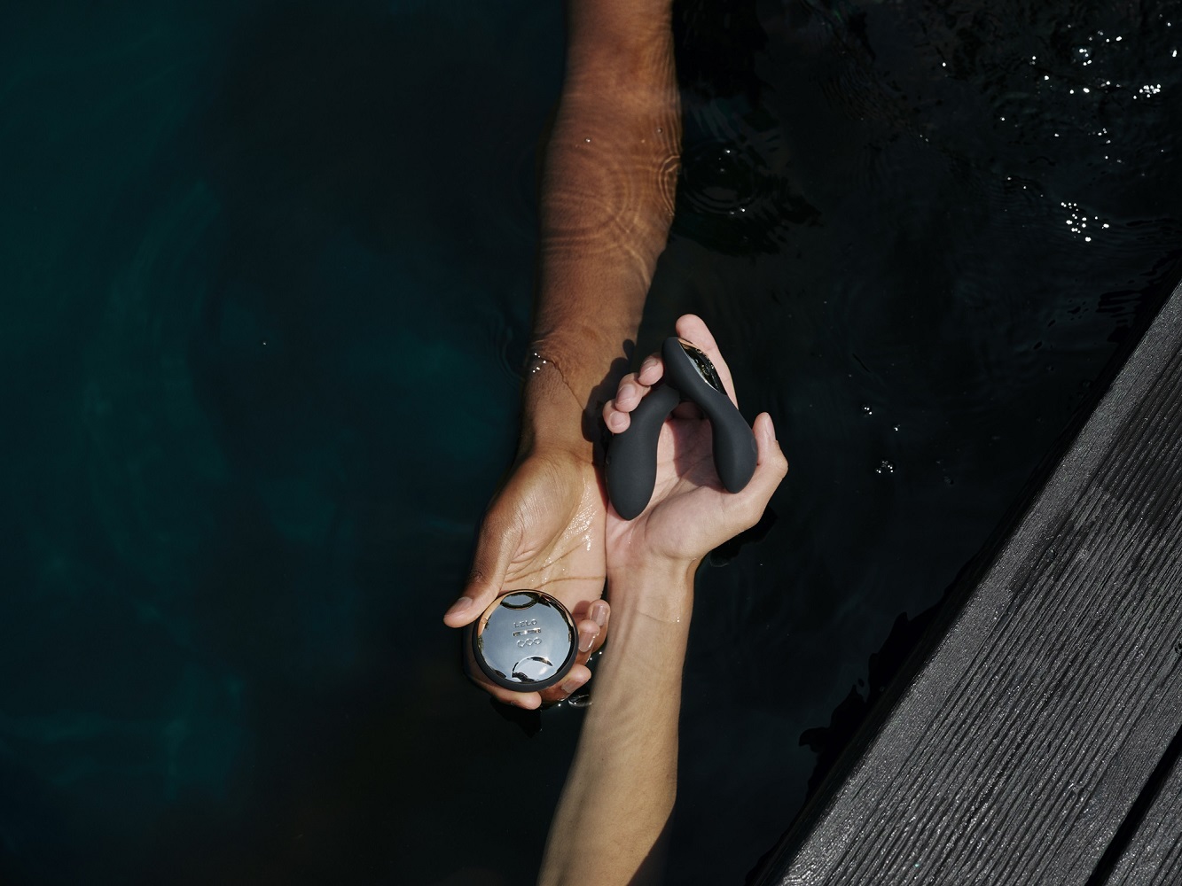 LELO Hugo 2 Remote Controlled Prostate Massager Black 7 LELO Hugo 2 Remote Controlled Prostate Massager Black - Image 7