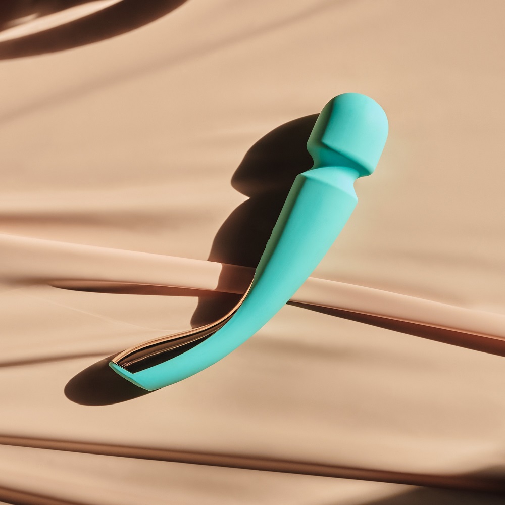 LELO Smart Wand 2 Large Aqua 6 LELO Smart Wand 2 Large Aqua - Image 6